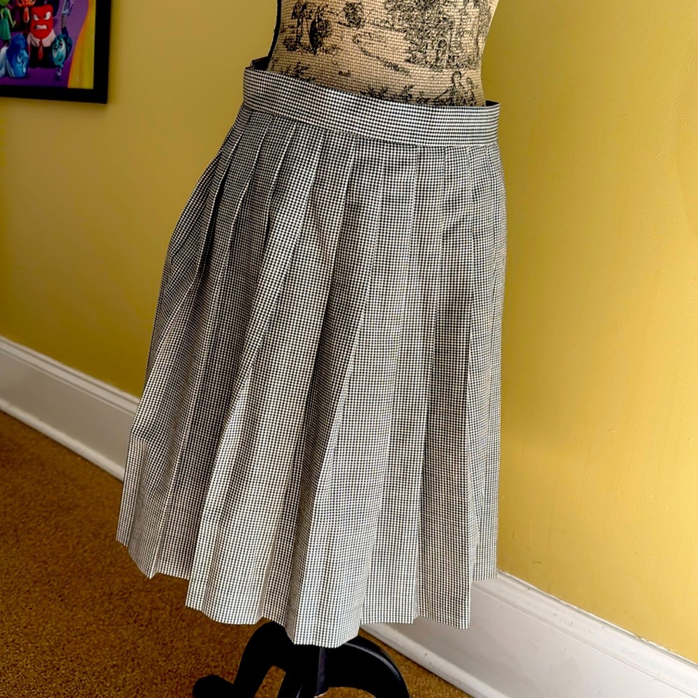 Skirt with pleats houndstooth